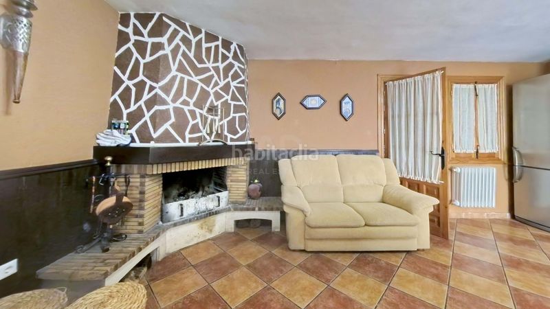 Foto 1721f382-5cc0-4e75-acb9-40c0fcb08fc3. Casa amb aparcament a Almagro