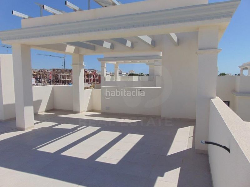 Foto a7b5718f-ecdb-4b8c-9c2a-6a2613476e11. Àtic amb calefacció piscina a Pueblo Bravo Rojales