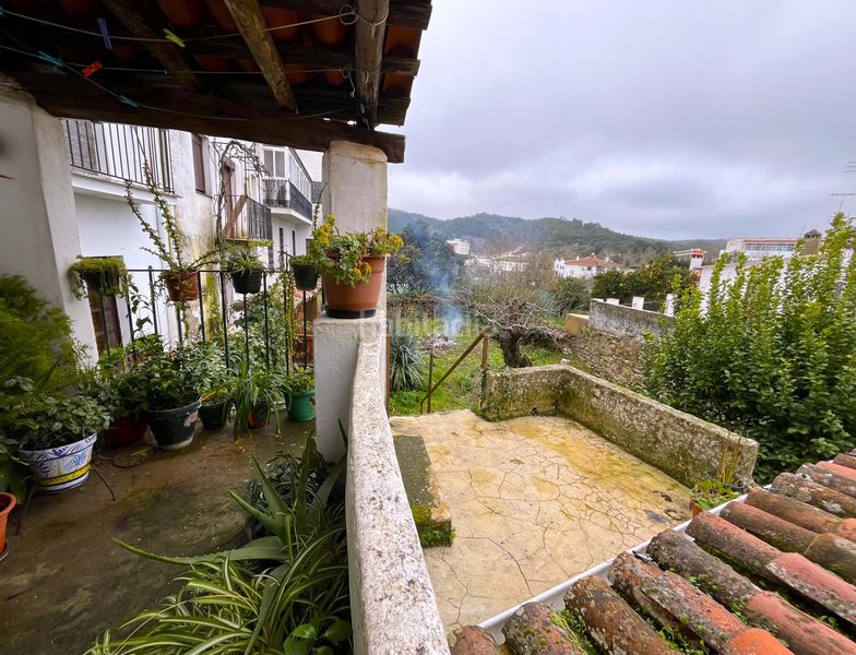 Foto 10b57c73-565f-4727-8d51-673388c5bbce. Edificio in calle martínez chaparro 6 in Galaroza