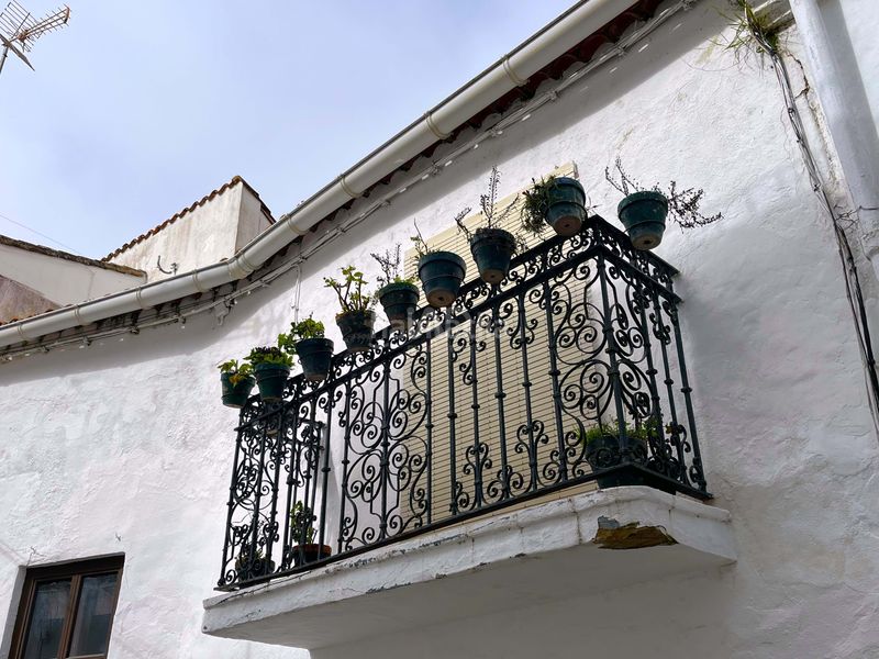 Foto 77a4b080-7247-452b-9c79-054660ef2b2b. Edificio in calle martínez chaparro 6 in Galaroza