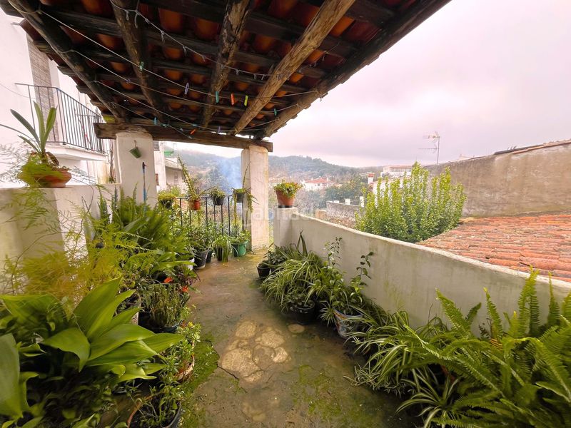 Foto c3a892c9-9d22-4f47-a132-4669849097d7. Edificio in calle martínez chaparro 6 in Galaroza