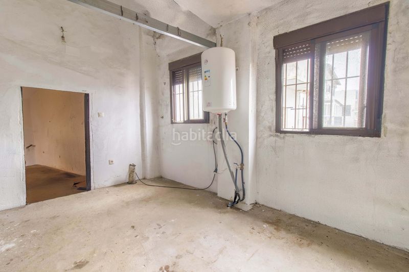 Foto e9aaa264-d617-46a3-891e-f4d557102f3d. Edificio in calle martínez chaparro 6 in Galaroza