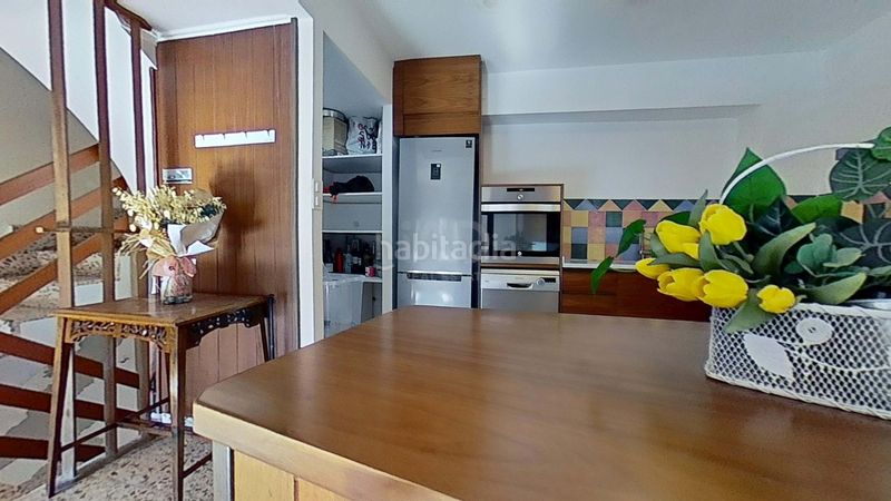 Foto 3274c72b-3a43-4929-8a25-cd6765ec5041. Casa amb aparcament a Eslida