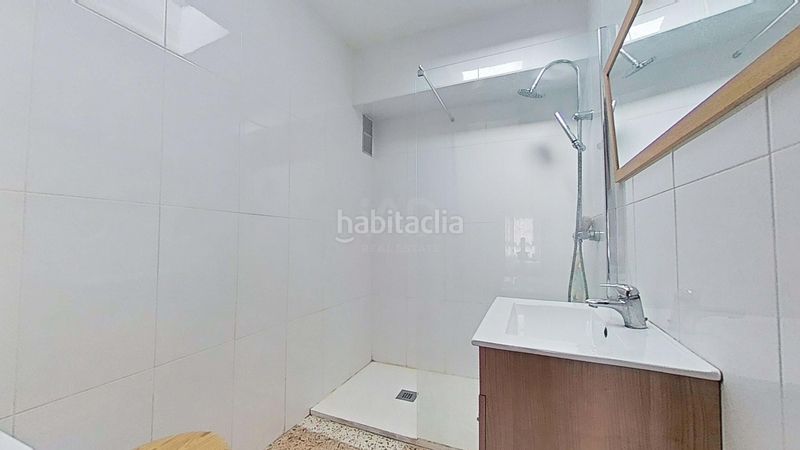 Foto 8e292e1f-b096-4c03-b703-cdb79ac56f8d. Casa amb aparcament a Eslida