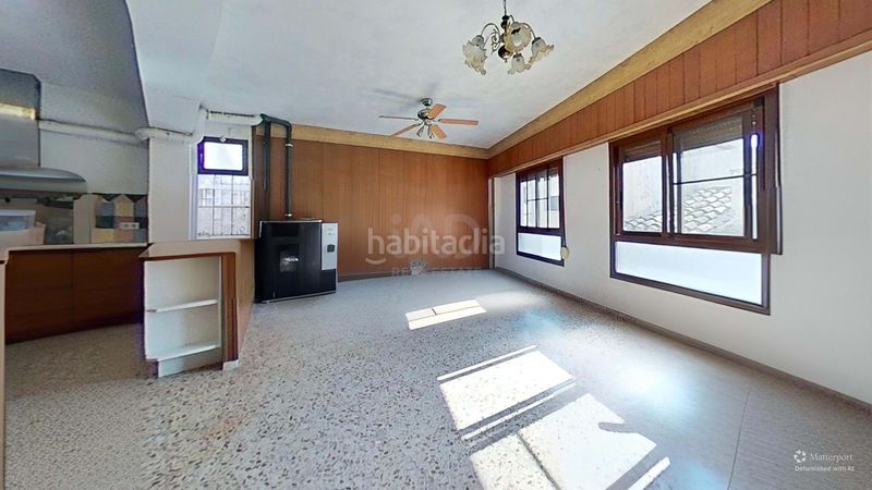Foto a75da6d3-7666-4e03-8426-d19462dfd9a1. Casa amb aparcament a Eslida