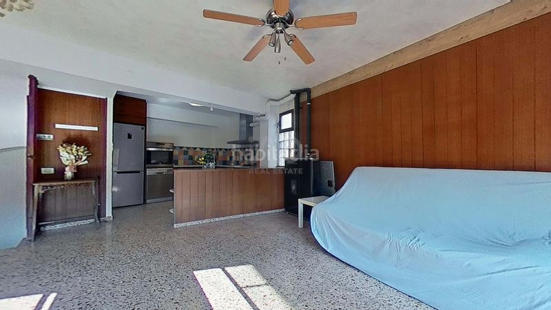 Foto bd7f22ae-f48c-482f-bbd6-caccae39723b. Casa amb aparcament a Eslida