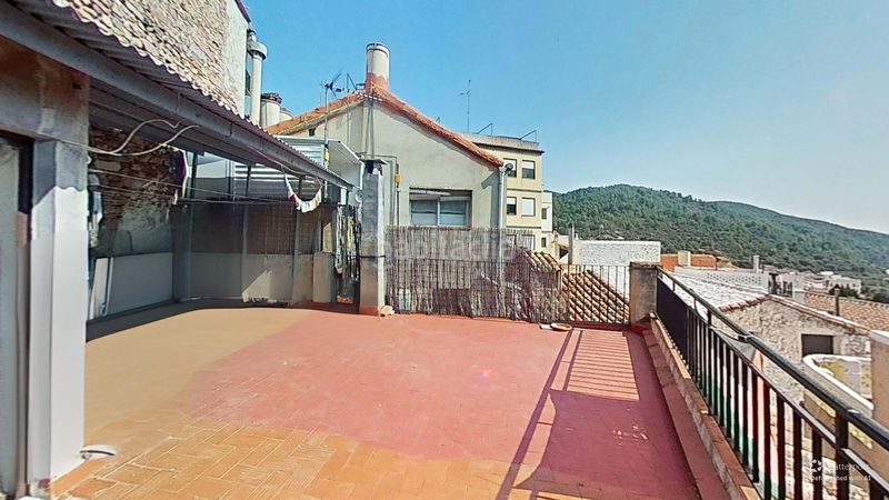 Foto c5339382-e470-477e-b630-2374eb43a1c9. Casa amb aparcament a Eslida