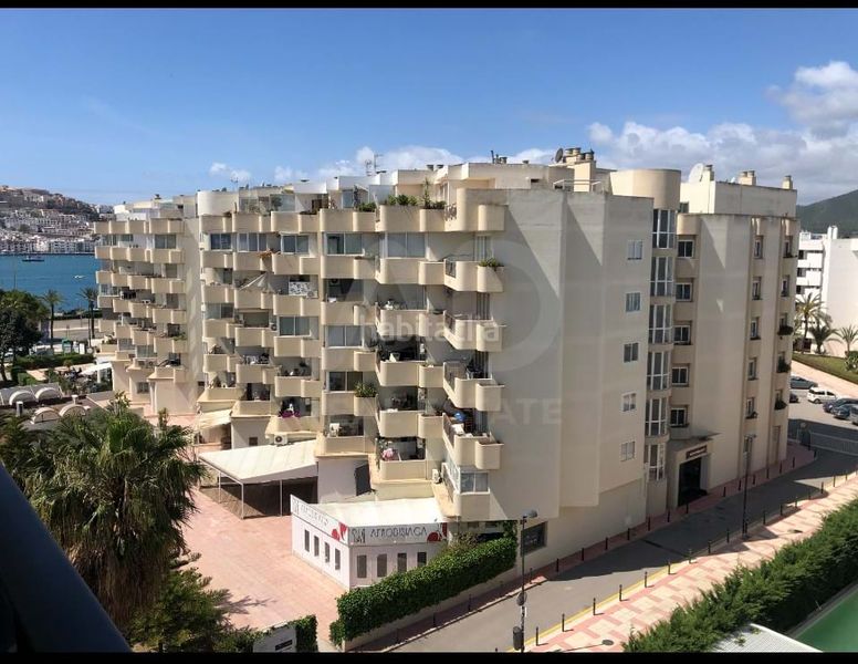 Foto 2fa7d769-664a-4b74-aba6-6ba66271f869. Pis amb calefacció piscina a Marina Botafoc-Talamanca Ibiza