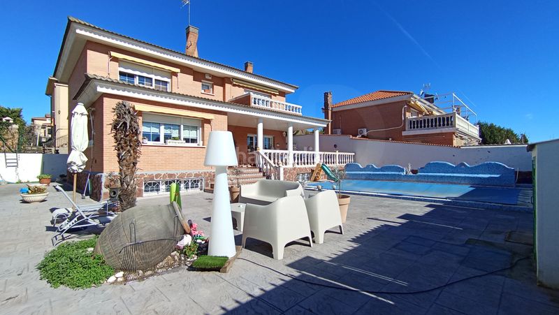 Foto 8766bd12-05ea-4639-8082-4bebc2ab0dd5. Casa amb calefacció aparcament piscina a Meco pueblo Meco