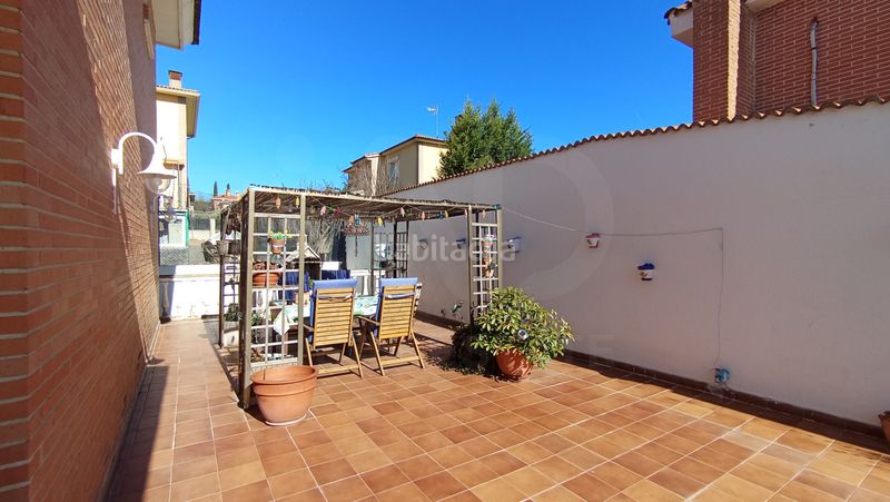 Foto b9743396-bf88-4ba7-84f4-67351f0aebf6. Casa amb calefacció aparcament piscina a Meco pueblo Meco