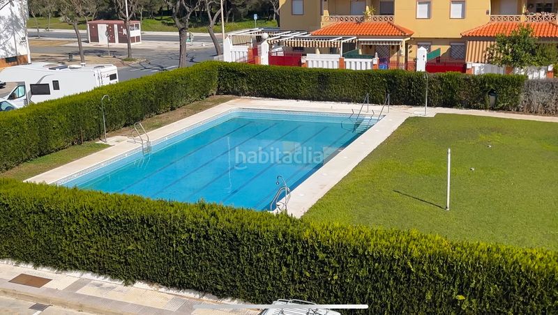 Foto 820779cb-8171-4211-8398-5ad17d5e3c8c. Casa aparellada amb calefacció a Punta Umbría