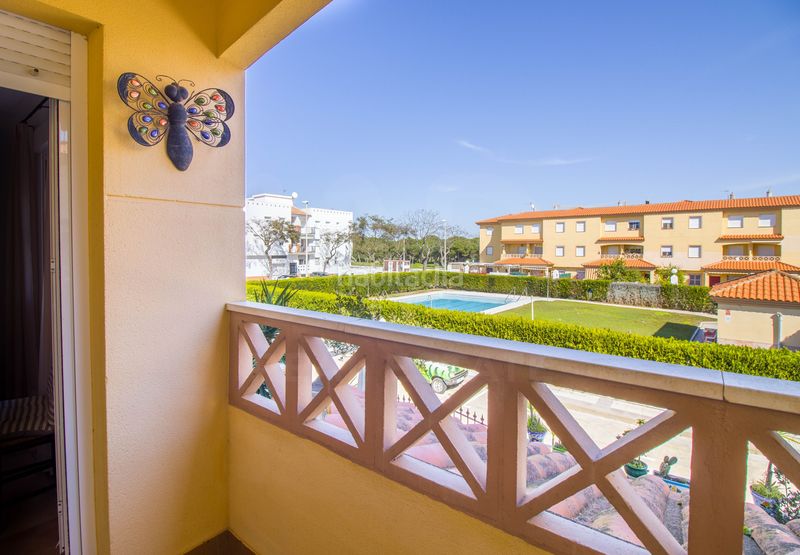 Foto c15e12a8-85b6-4ac1-a0b5-2309ae6ddd14. Casa aparellada amb calefacció a Punta Umbría