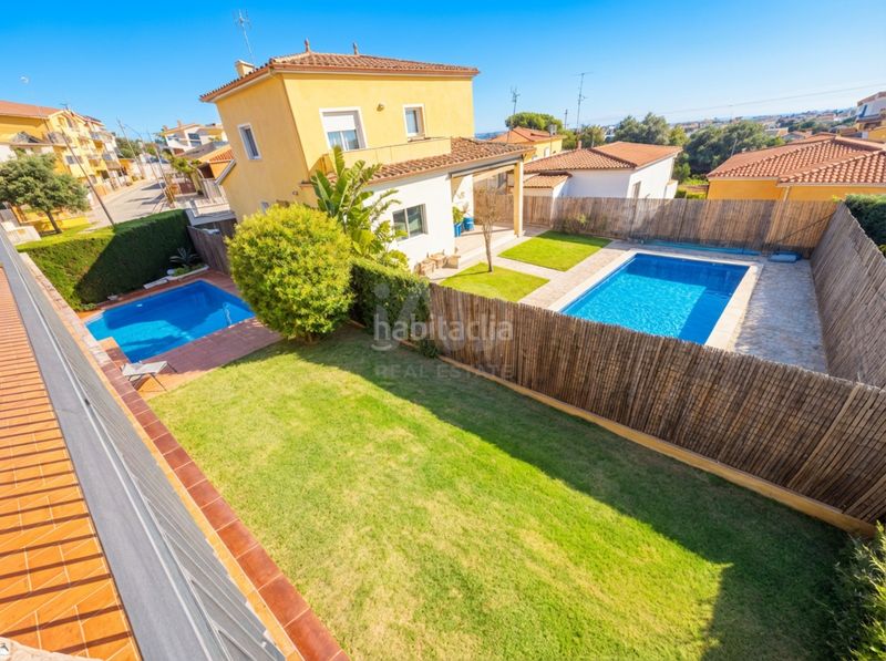 Foto 03ceef90-fd5b-4846-8c4e-47ee4a8612d8. Casa amb calefacció aparcament piscina a Premià de Dalt