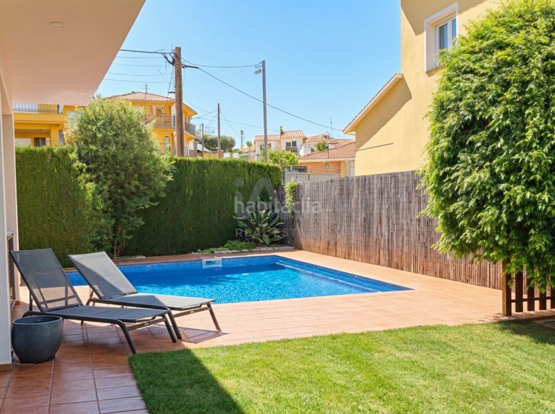 Foto f2746e8e-8539-45bb-9067-90ba301b9ffe. Casa amb calefacció aparcament piscina a Premià de Dalt