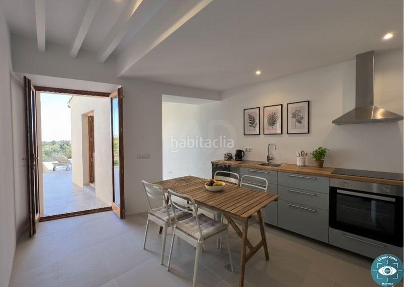 Foto 9cf814b2-4163-46de-8696-c689f46531ed. Edificio en Campanet