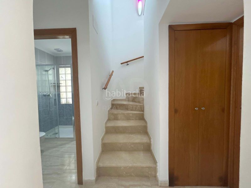 Foto 07bffe3b-1d3c-4ccb-ab12-ad6e51bd17e4. Casa aparellada amb calefacció aparcament piscina a Calp