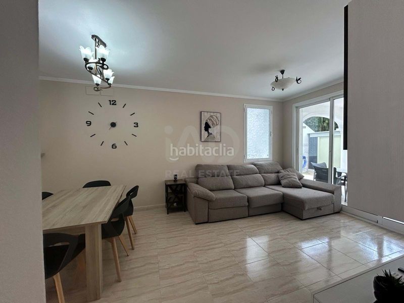 Foto 1a7fe752-061d-42d5-b912-176e97922264. Casa aparellada amb calefacció aparcament piscina a Calp