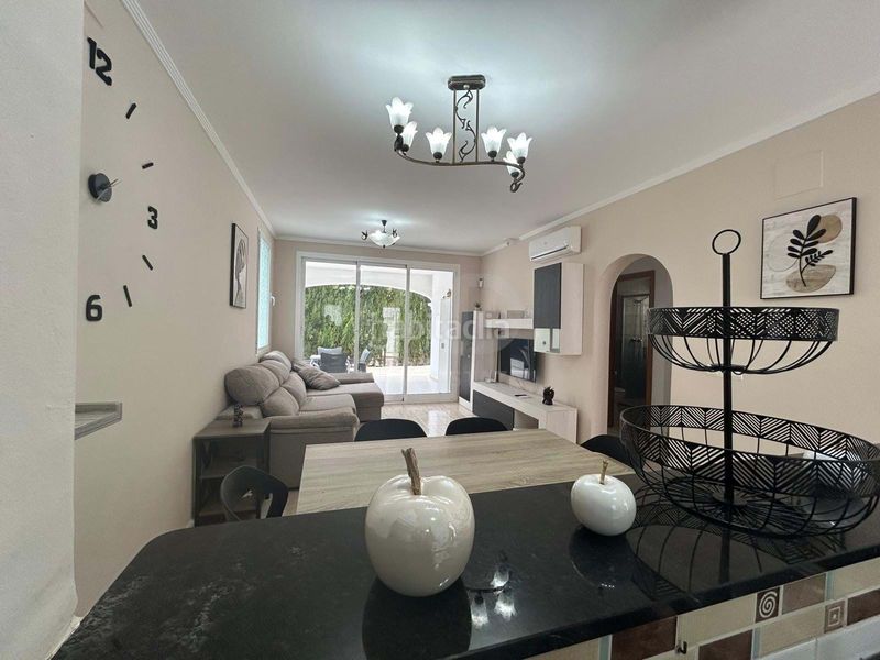 Foto 500408e2-69cb-494d-bb6a-dd5585df2516. Casa aparellada amb calefacció aparcament piscina a Calp