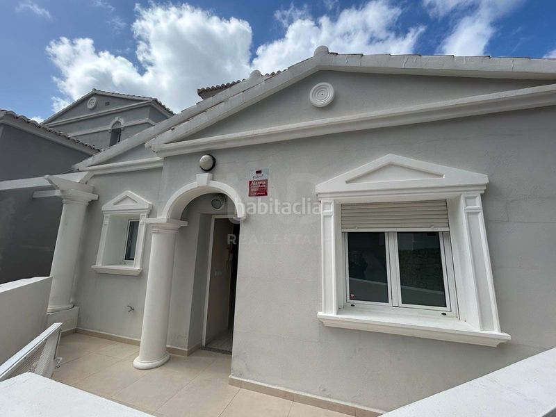 Foto f7d97dc6-589e-44c0-8bbd-7fd38c79d423. Casa aparellada amb calefacció aparcament piscina a Calp