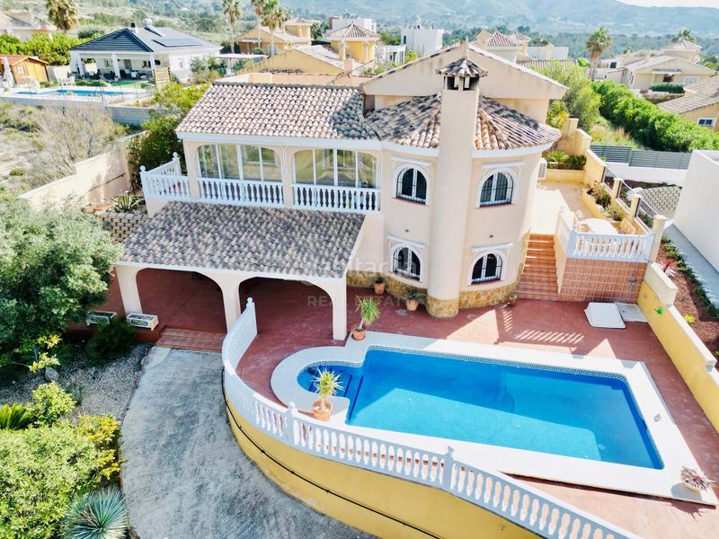 Foto 39484e30-3a6f-4bc5-8c00-ade5af32e5bc. Chalet en Busot