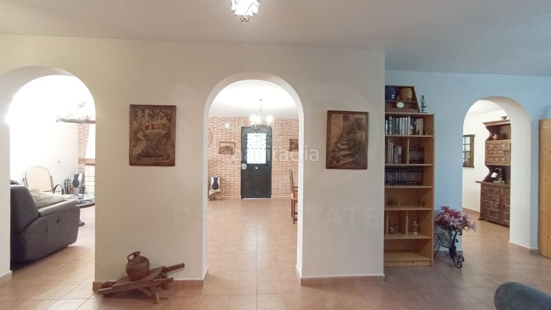 Foto 9edf339f-a4fc-4193-a754-1ec9380fa4bd. Casa amb calefacció aparcament piscina a Meco pueblo Meco