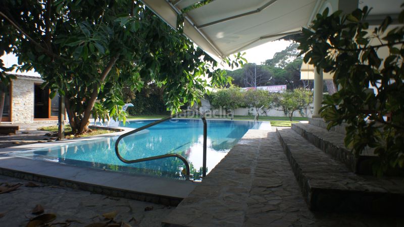 Foto f0423b33-2f6e-48af-a0e1-b245d65d3ea3. Xalet amb piscina a Barbate Barbate