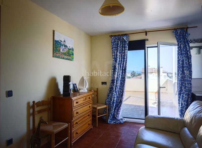 Foto 4d9d3545-eaaa-4682-afc0-17bd3c883b9b. Casa amb calefacció aparcament a Centre Miami Platja