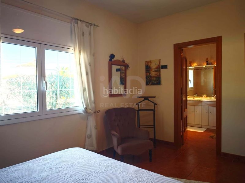 Foto 70897ae7-57dd-4aef-a07b-bf73c1a82df4. Casa amb calefacció aparcament a Centre Miami Platja