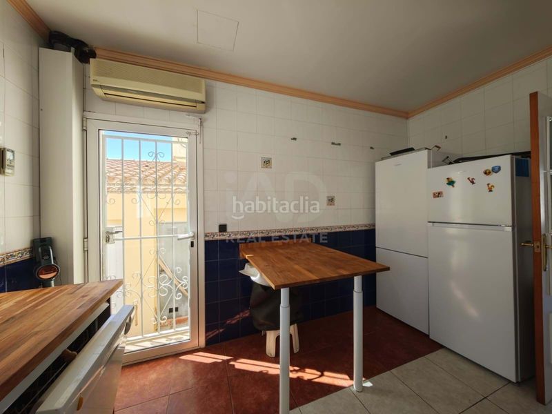 Foto 77bfca1a-27bb-4811-90aa-e60e9a4ead17. Casa amb calefacció aparcament a Centre Miami Platja