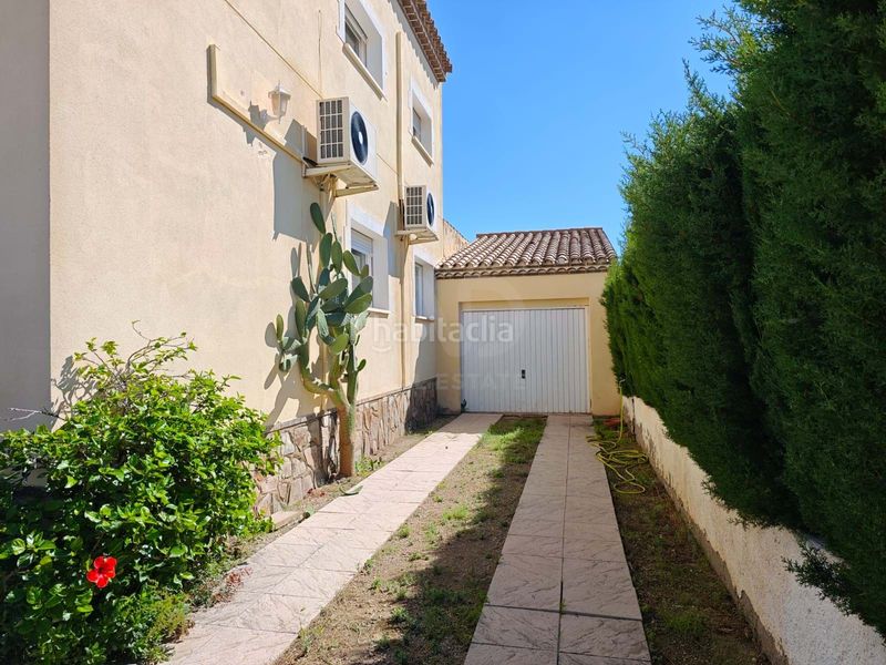 Foto bab4aef8-d6a6-4f6f-b0f3-1d842b8f87ec. Casa amb calefacció aparcament a Centre Miami Platja