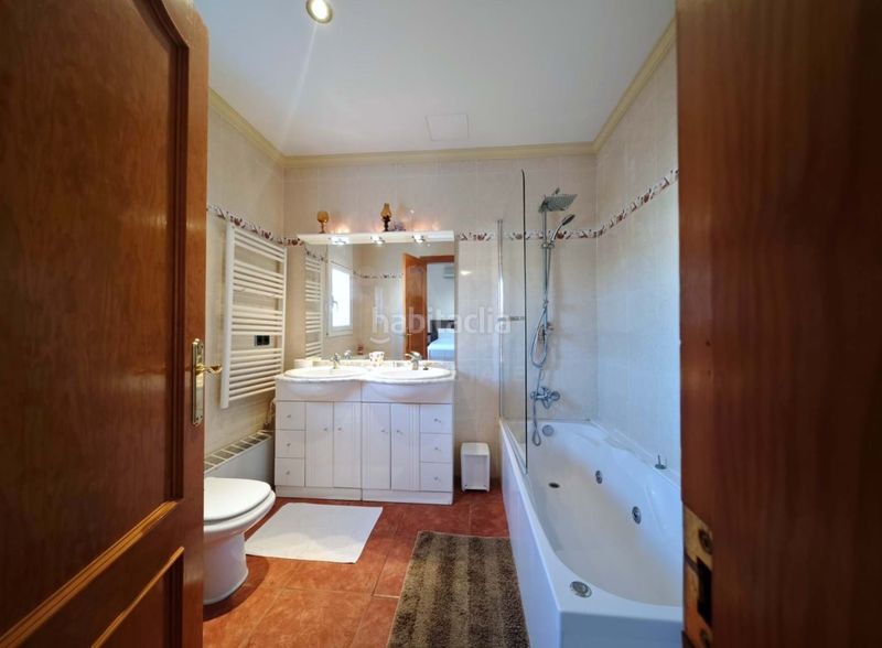 Foto bfb5c77a-7bb7-4b91-b25d-9121430ca705. Casa amb calefacció aparcament a Centre Miami Platja