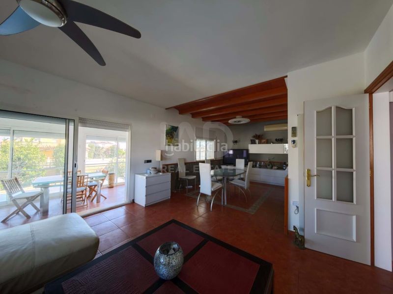 Foto c724f2ae-7892-48e9-9e05-fade91cb13a4. Casa amb calefacció aparcament a Centre Miami Platja