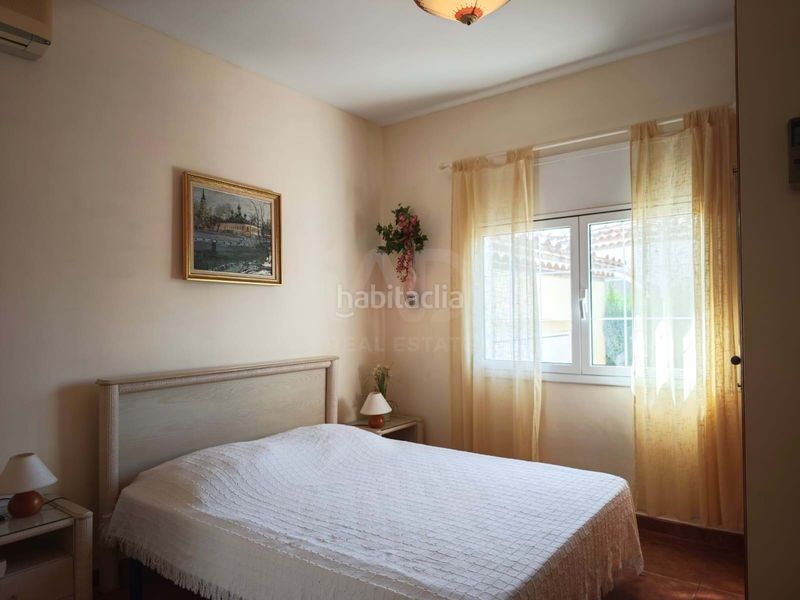 Foto e9dd85b9-c7ce-4306-ad73-663b6fe8f39c. Casa amb calefacció aparcament a Centre Miami Platja