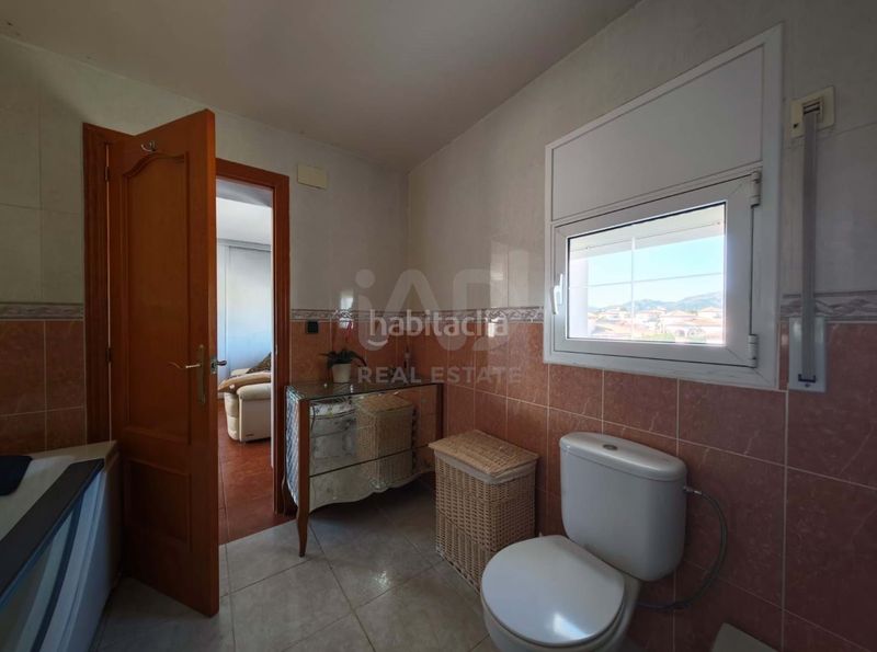 Foto f6d6556d-5eab-49ce-9e6b-b37030650381. Casa amb calefacció aparcament a Centre Miami Platja