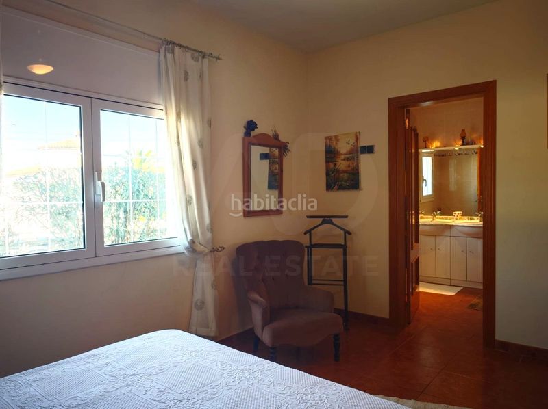 Foto 0a9deced-d67d-4677-afcc-c883b664a78d. Casa en Centre Miami Platja