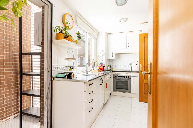 Foto 3d1ea446-36df-4740-ad2a-d29a966136b1. Àtic amb calefacció piscina a Parque Empresarial Rozas de Madrid (Las)