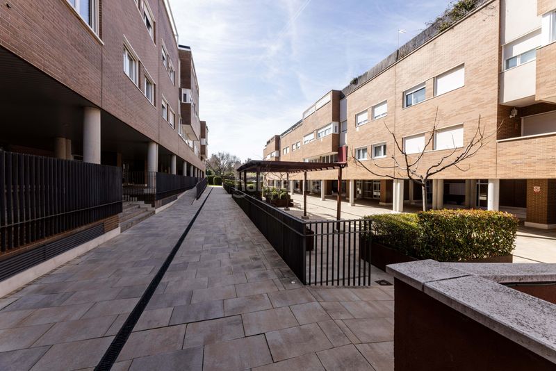 Foto 40adb1a3-1bd2-48c0-8c4d-d7debe694403. Àtic amb calefacció piscina a Parque Empresarial Rozas de Madrid (Las)