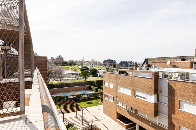 Foto b4f008c0-f309-45a7-a474-6f22d1dce6be. Àtic amb calefacció piscina a Parque Empresarial Rozas de Madrid (Las)