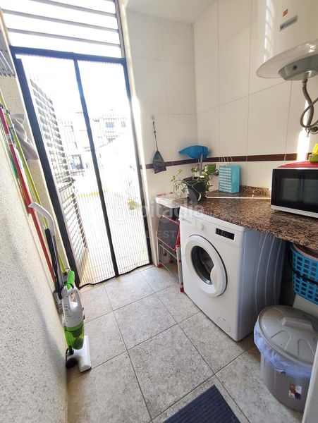 Foto 3ac43cf9-40d8-429d-b8e3-8f04d9e21e3a. Pis amb piscina a San Jorge