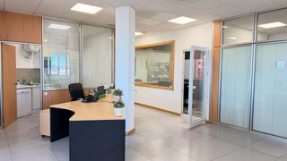 Lloguer Local Comercial a Calle colquide 6 6