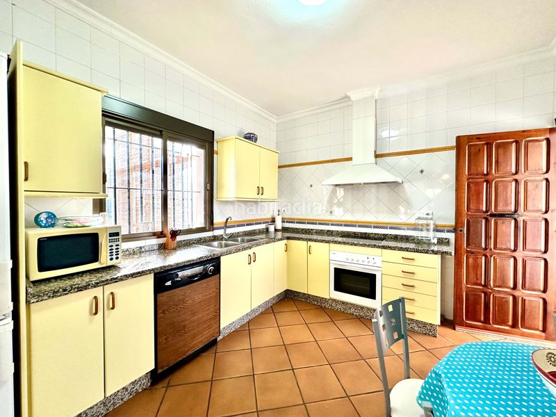 Foto bea9440b-8975-4e14-b757-d07bd5485481. House with heating parking in Lepe