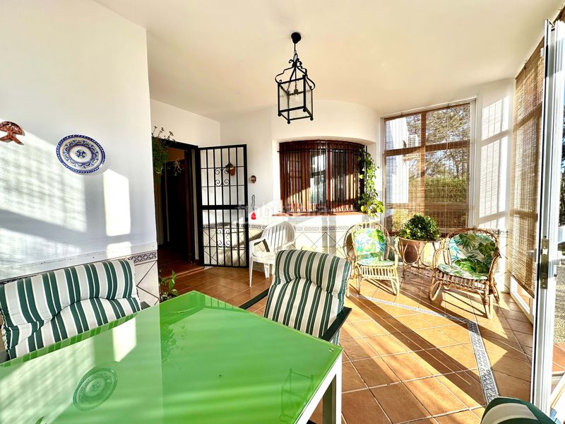 Foto fd07dacb-6294-47ce-8426-f90814558906. House with heating parking in Lepe