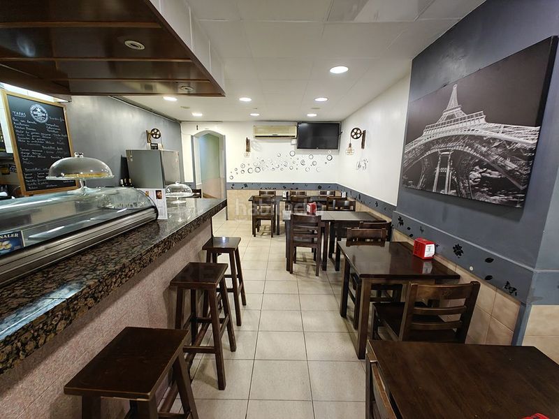 Foto f6d5f385-bf68-427d-b05c-2da63c67bd6b. Local comercial a La Nova Esquerra de l´Eixample Barcelona