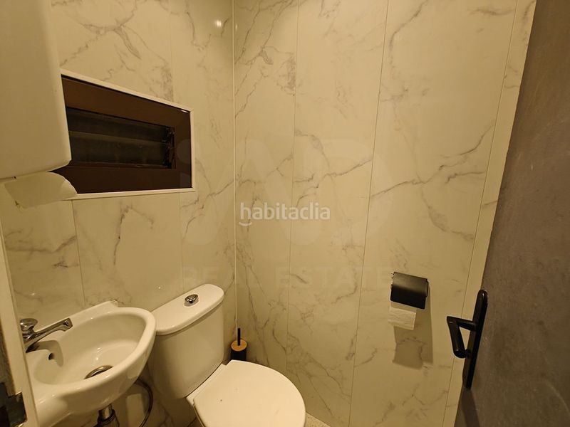 Foto f6fa13d3-5735-4175-ac00-8fa767c2d4b4. Local comercial a La Nova Esquerra de l´Eixample Barcelona