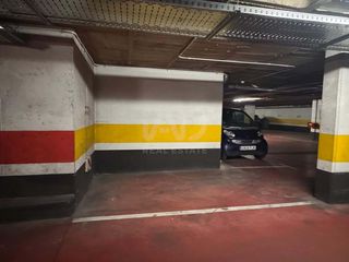 Car parking in Calle de pío baroja