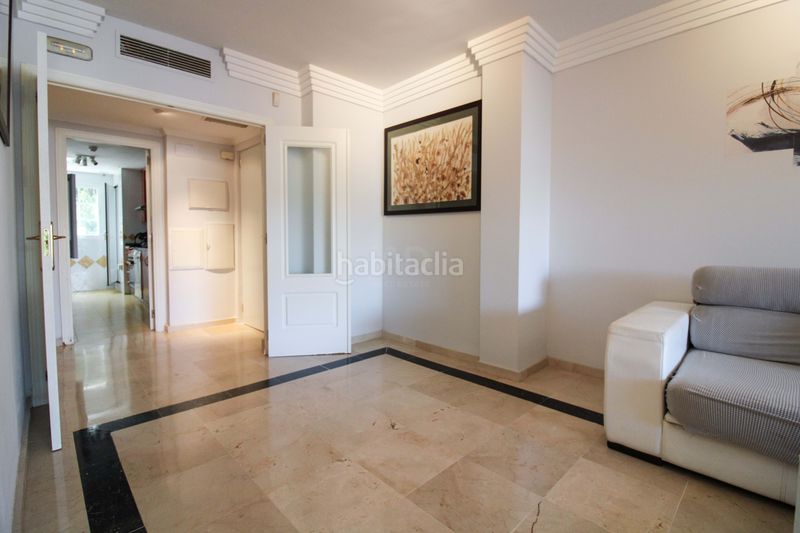 Foto 214aaf18-3942-4dcd-add1-23072e60d0ce. Piso en Río Real Marbella