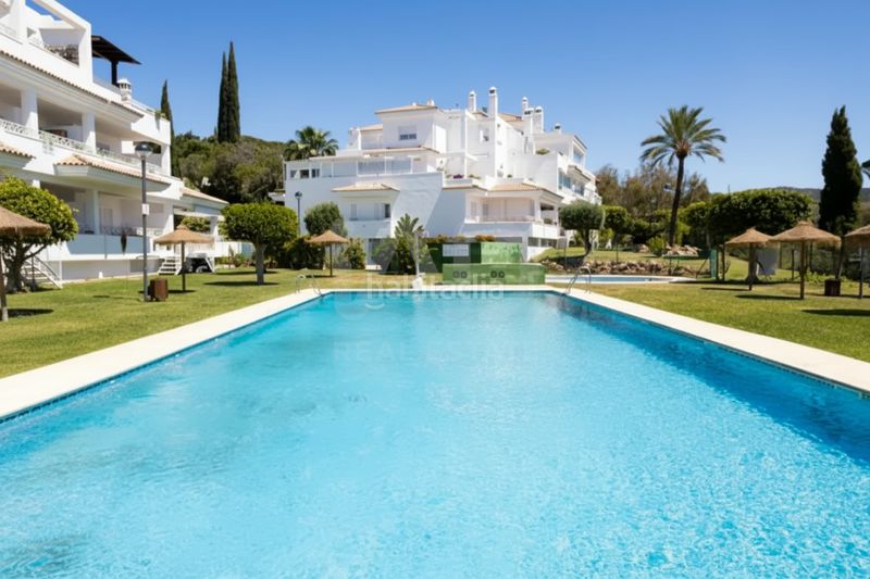 Foto c2eef98f-ba49-4fff-b7b0-d7586643e04a. Piso en Río Real Marbella