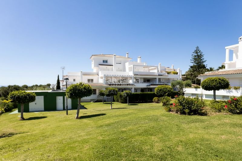 Foto f07e1ea1-1338-4010-b8f7-d9077364acc4. Piso en Río Real Marbella