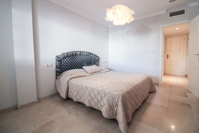 Foto f56ceeba-0df1-416a-9bea-48a59acaa61b. Piso en Río Real Marbella