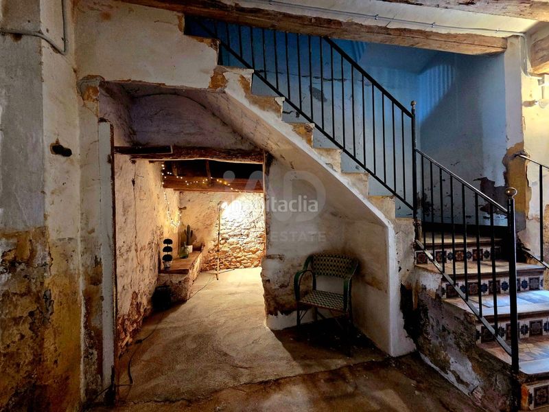 Foto c2ca2049-e895-4881-b5a3-ee5b45b258c3. Edificio in Galera (La)
